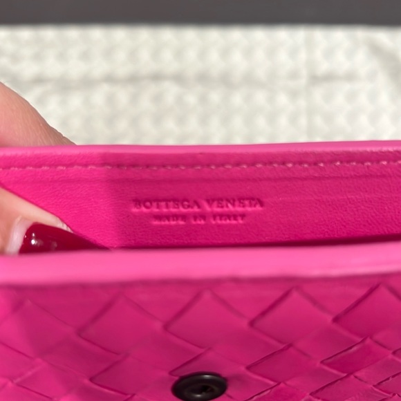 💯% AUTHENTIC BOTTEGA VENETA IPAD CASE - Picture 4 of 6